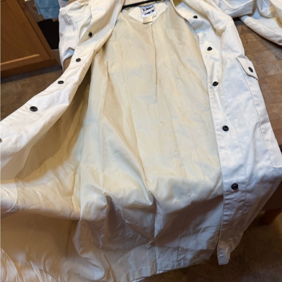 Women's Vintage Saxton Hall Cream Trench Coat size 7 - Picture 3 of 16